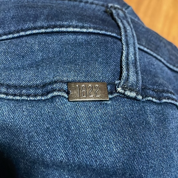 1822 Bluejean Jegging - Picture 8 of 8